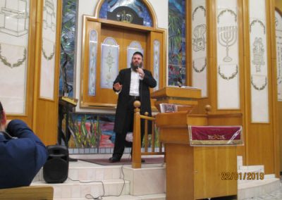 הרב ישראל רוט בדרשה בישיבה 3