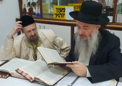 לימוד בחברותא הגיסים המקובל הרב קוק שליט"א והגאון רבי אליעזר רוט שליט"א